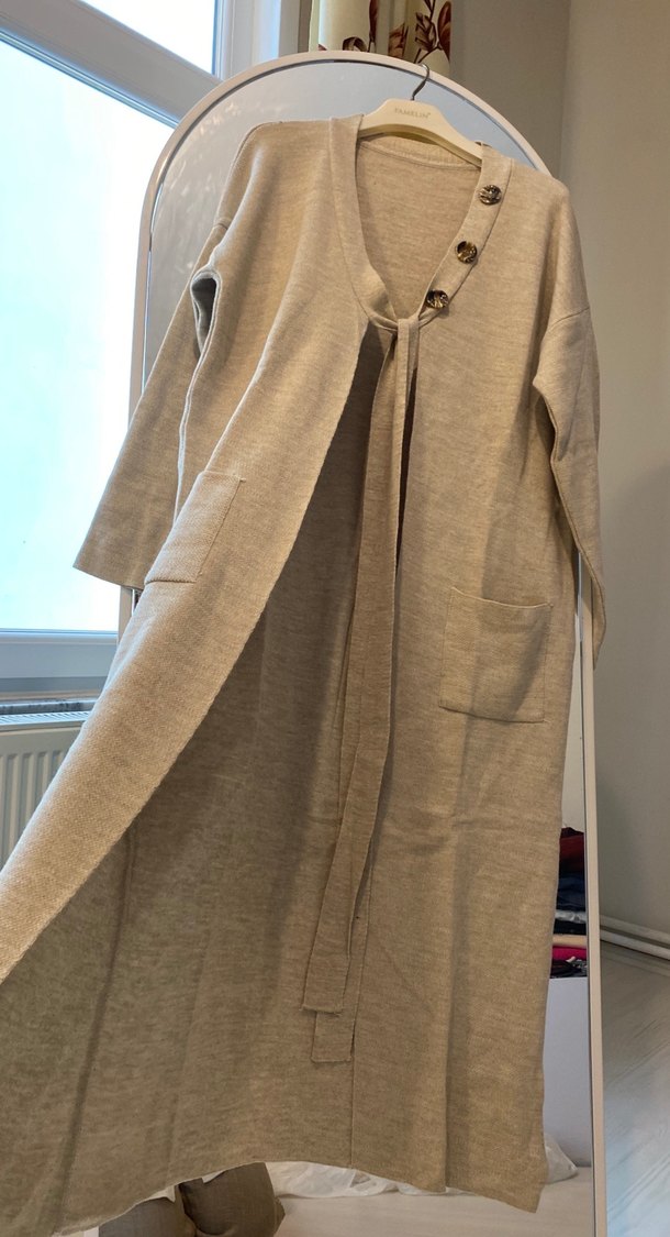 Bej Düğmeli Uzun Triko Kadın Kaban - Görsel 4