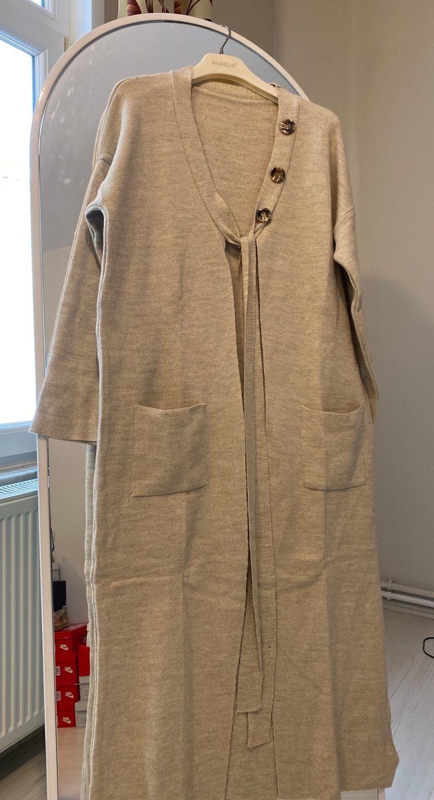 Bej Düğmeli Uzun Triko Kadın Kaban - Görsel 2