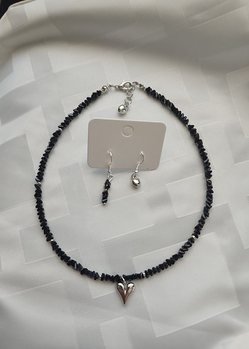 Accessorize Siyah pırlanta taşlı gümüş detaylı kolye küpe seti