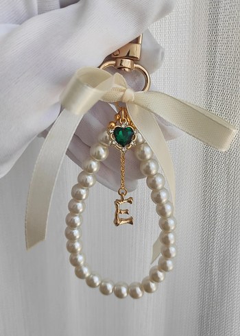 Accessorize harf detaylı çanta charmı