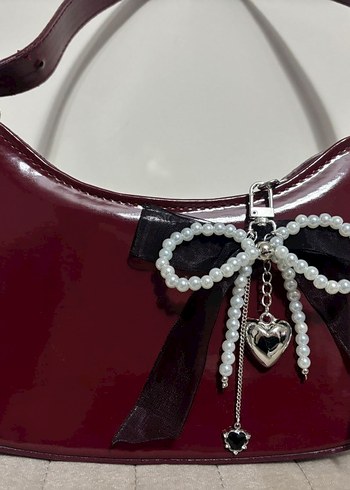 gümüş detay fiyonk charm