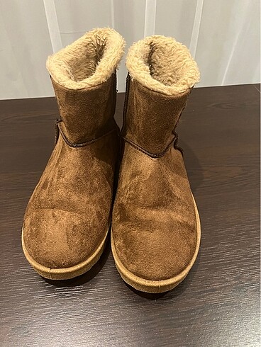 UGG muadili