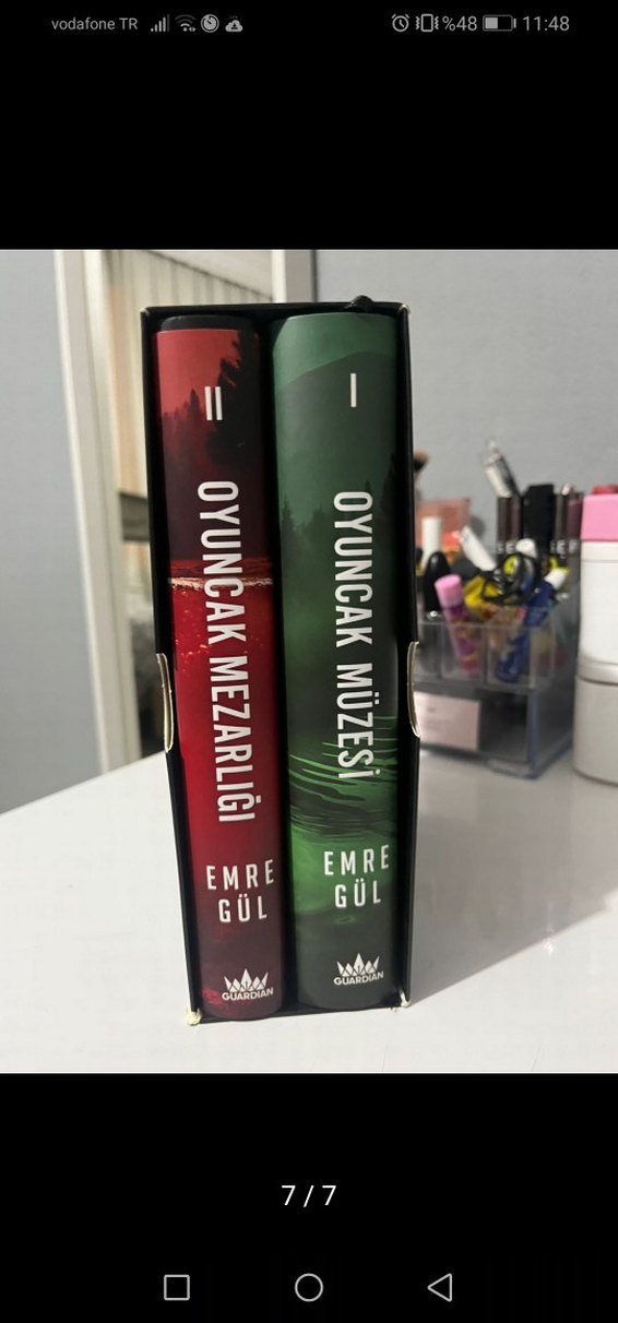 Oyuncak Müzesi ve oyuncak Mezarlığı emre gül ciltli kutulu - Görsel 2