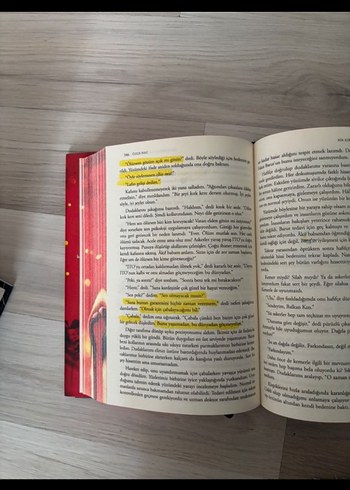 Özge Naz Bir Kibritle Yol Olmak 1 2 Ciltli yan boyamalı - Görsel 7