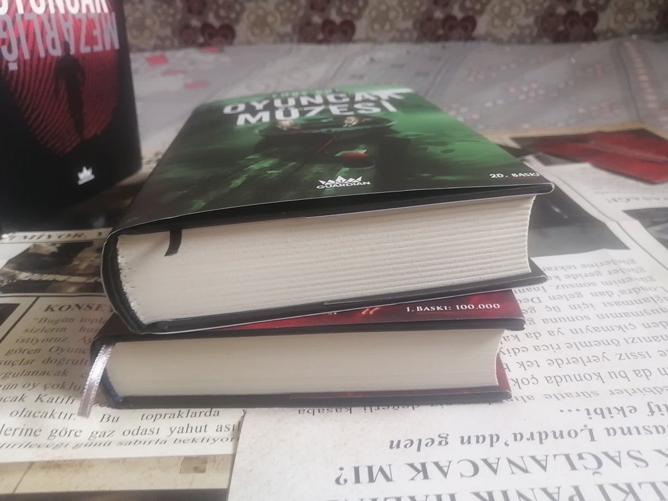 Oyuncak Müzesi oyuncak Mezarlığı ciltli kutulu - Görsel 4