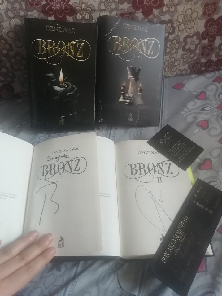İmzalı Ciltli Bronz 1 - Özge naz - Görsel 2