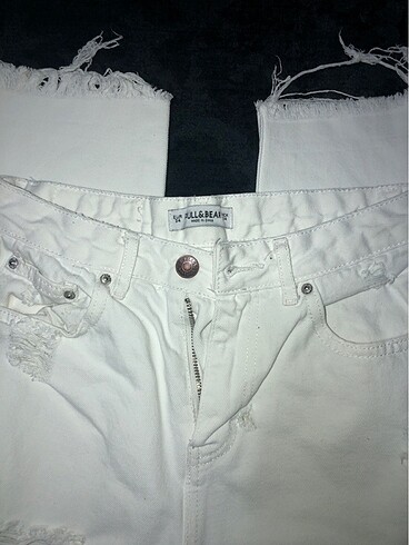 Pull and Bear Beyaz yırtık kot