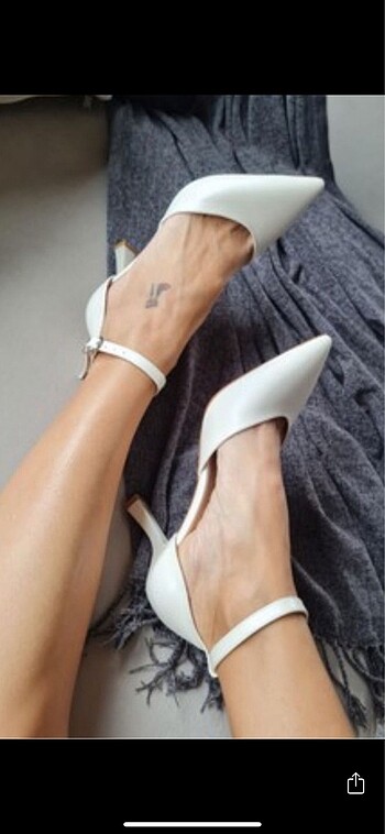 Beyaz stiletto nişan düğün ayakkabısı