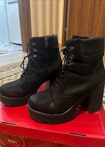 Siyah Süet Goth Platform Botlar - Görsel 3