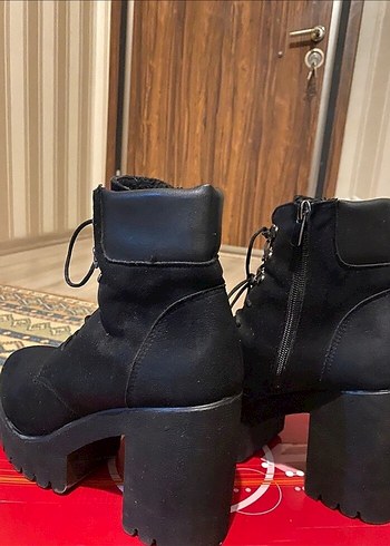 Siyah Süet Goth Platform Botlar - Görsel 2