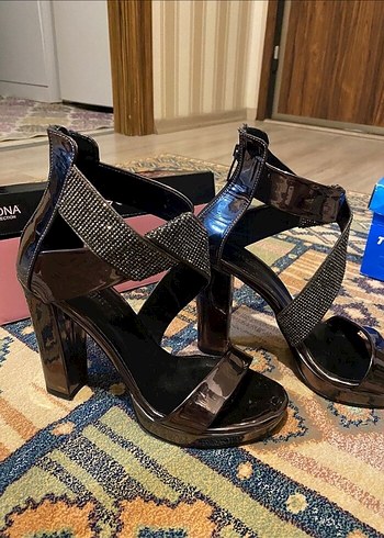 Siyah Yılan Desenli Platform Topuklu Kadın Ayakkabı - Görsel 2