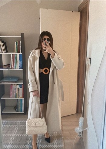 Önü V Dekolteli Siyah Mini Elbise - Görsel 2