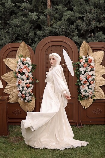 Diğer Museum of florale Laura model nişan nikah elbisesi