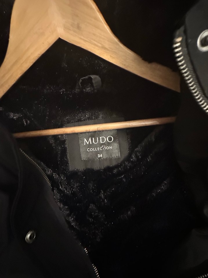 Siyah Kürklü Midi Kadın Mont - Görsel 3