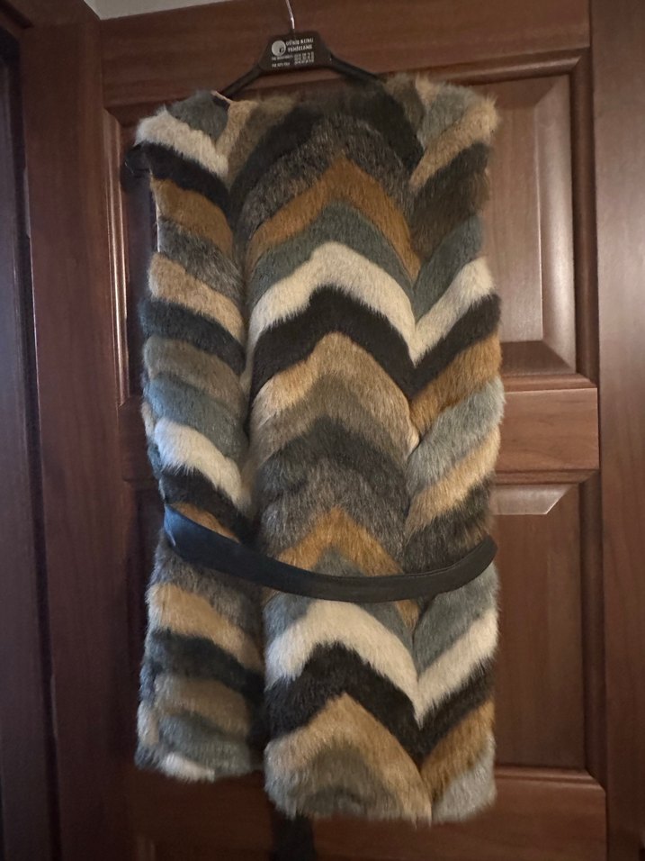 Kahverengi Zebra Desenli Kürklü Uzun Yelek - Görsel 3