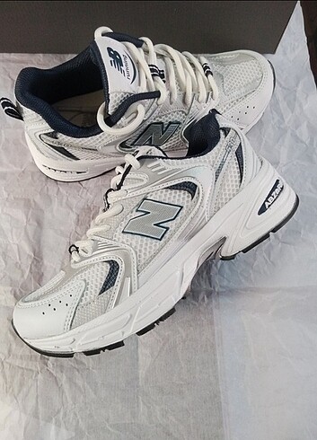 New Balance 530