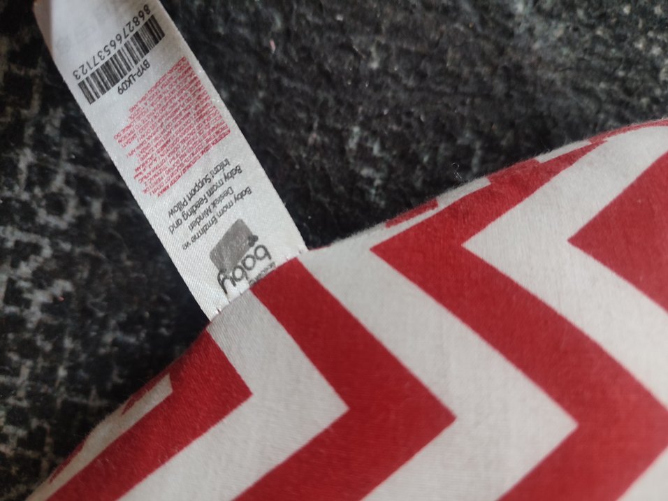 Kırmızı Desenli Emzirme ve Hamile Yastığı - Görsel 3