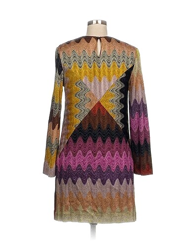 universal Beden Missoni Kısa Elbise %70 İndirimli.