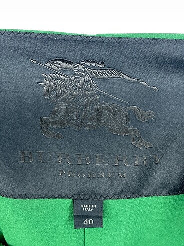 42 Beden yeşil Renk Burberry Ceket %70 İndirimli.
