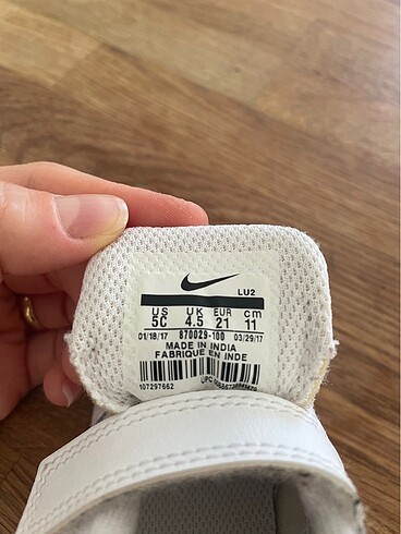 21 Beden beyaz Renk Nike unisex ayakkabı