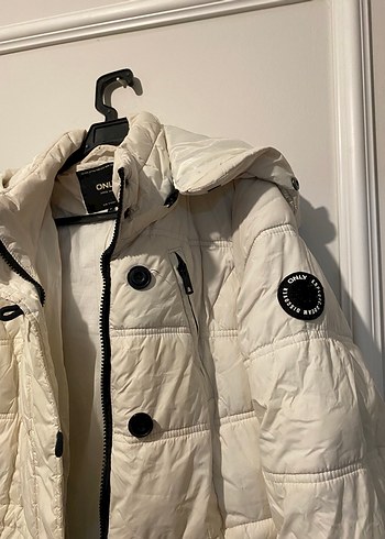 Düğmeli Beyaz Midi Kadın Mont - Görsel 3