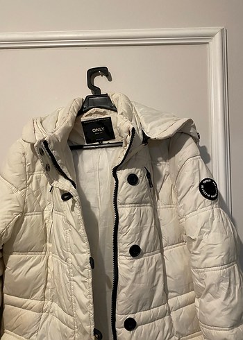 Düğmeli Beyaz Midi Kadın Mont - Görsel 2