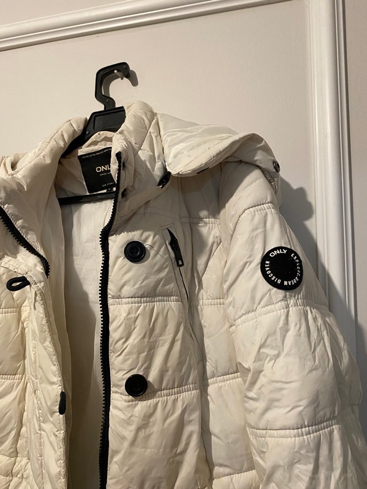 Düğmeli Beyaz Midi Kadın Mont - Görsel 3