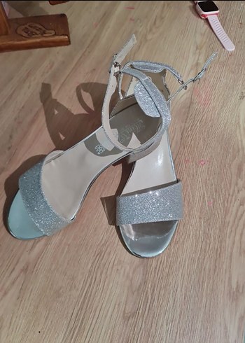 Gri Simli Çocuk Topuklu Düğün Nişan Ayakkabısı - Görsel 2