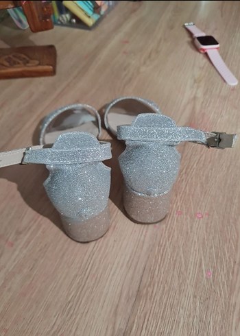 Gri Simli Çocuk Topuklu Düğün Nişan Ayakkabısı - Görsel 3