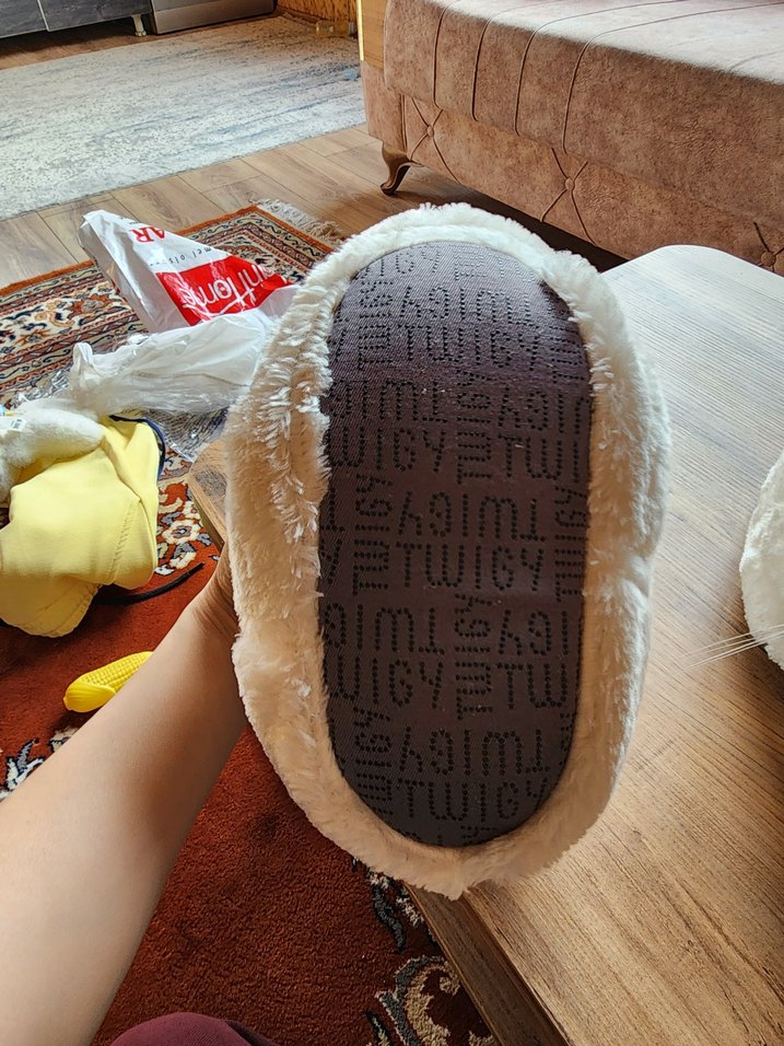 Nakışlı Beyaz Tavşan Figürlü Kız Ev Terliği - Görsel 2