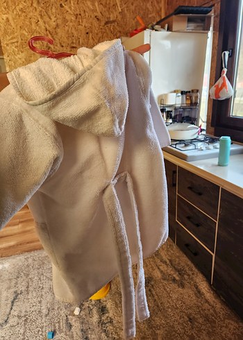 Kız Çocuk Beyaz Kapüşonlu Bornoz - Görsel 2