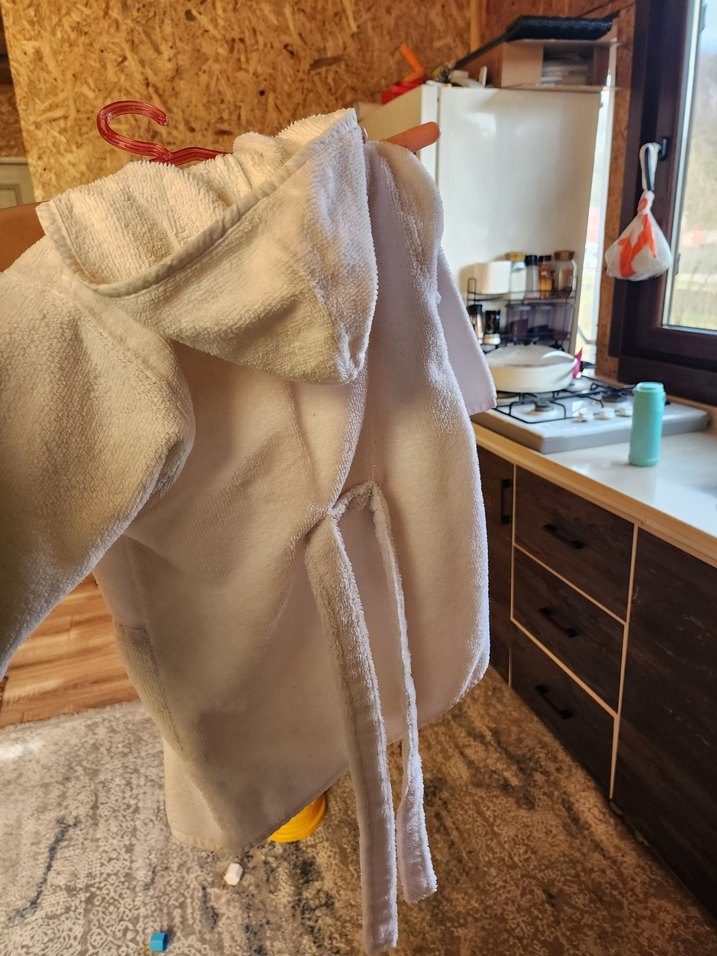 Kız Çocuk Beyaz Kapüşonlu Bornoz - Görsel 2