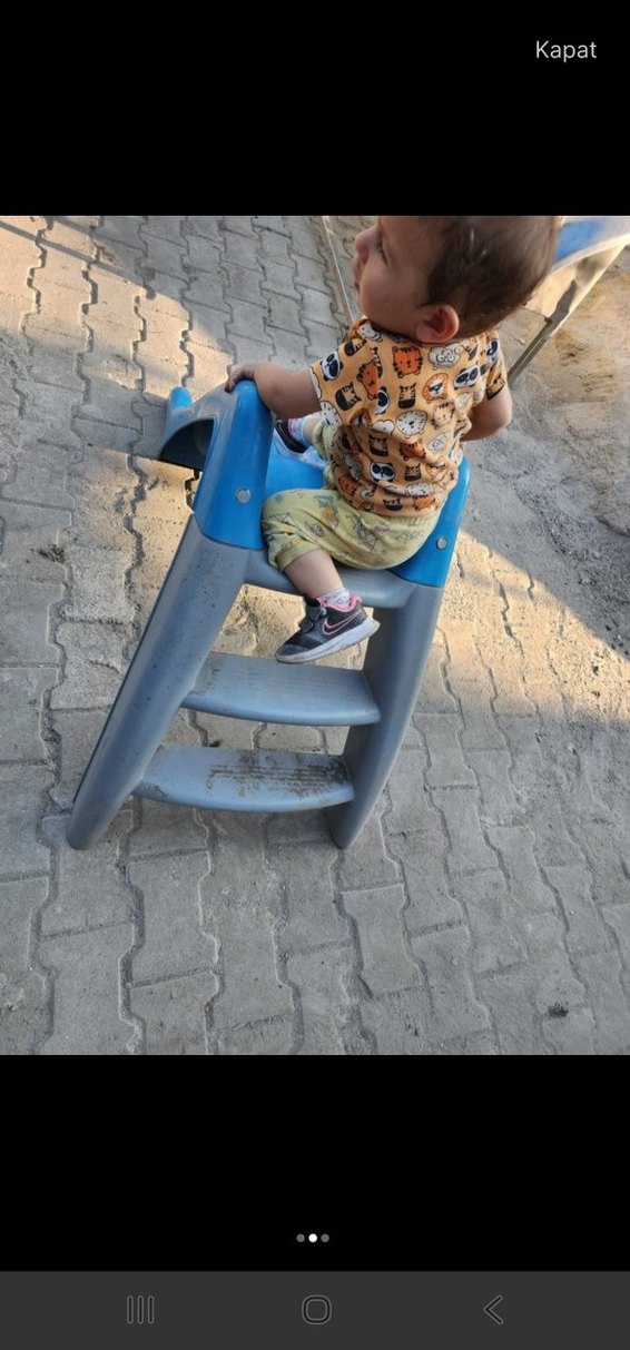 Mavi ve Gri Çocuk Kaydırağı - Görsel 2