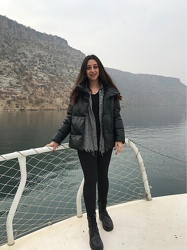 Deri görünümlü mont