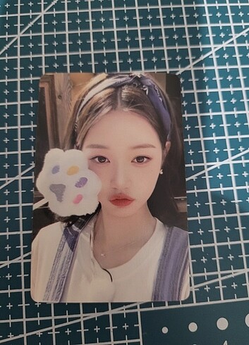 Diğer Wonyoung lomo (açıklamaya bakın)