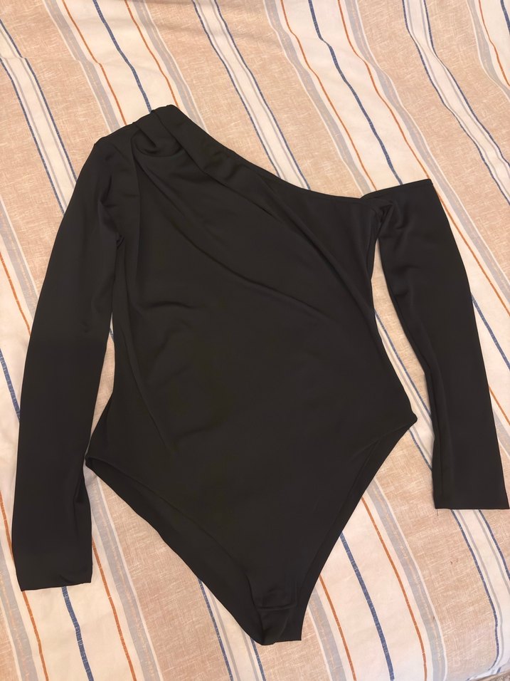 Bluz üst giyim tek omuz - Görsel 2