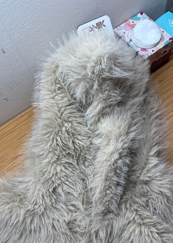 Bej  Kapüşonlu Kadın Suni Kürk - Görsel 3