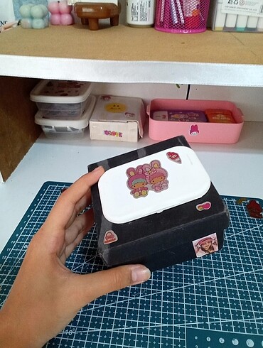 diğer Beden siyah Renk Sticker kutusu stickırlarla süslenmiş