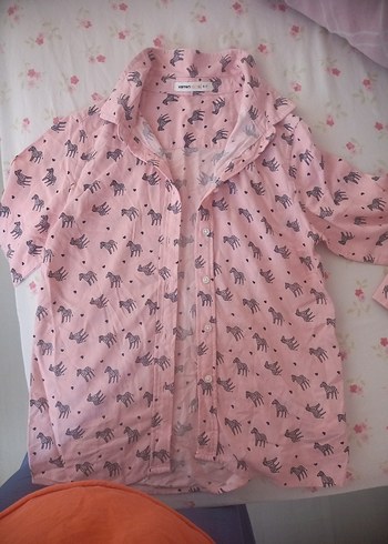 Pembe Desenli Uzun Kollu Kadın Gömlek