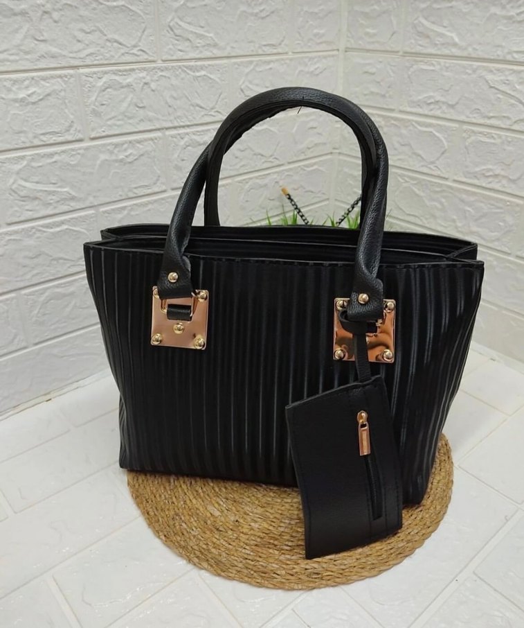 Deri Siyah Pilili Kadın Çanta - Görsel 2