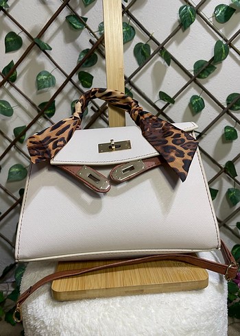 Beyaz Deri Tokalı Parisian Kadın Çanta - Görsel 2