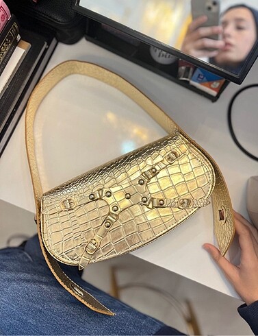 Gold çanta