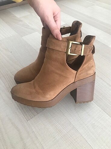 38 Beden camel Renk Bershka topuklu bot