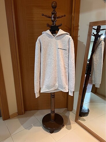 Sweetshirt