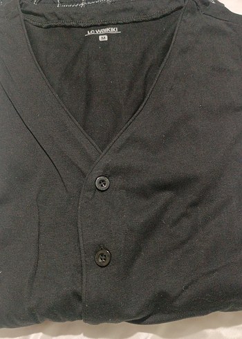 LC Waikiki Siyah V Yaka Düğmeli pijama - Görsel 2