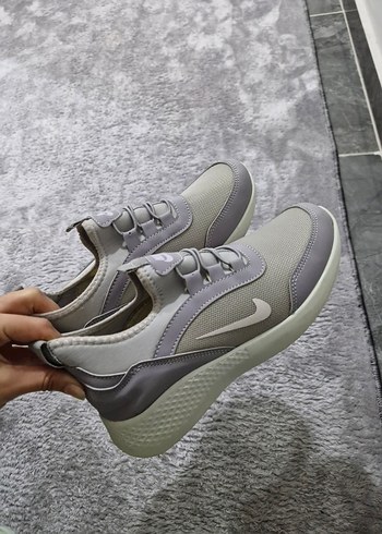 Gri Minimalist Kadın Spor Ayakkabı - Görsel 2