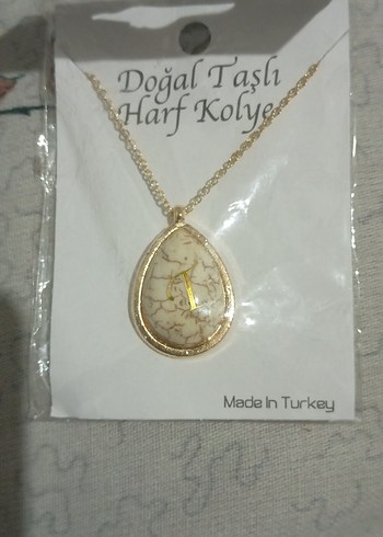 Altın Renkli Uzun Zincirli Harf Kolye
