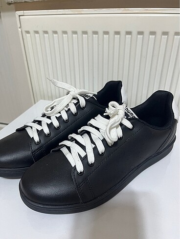 HUMMEL AYAKKABI