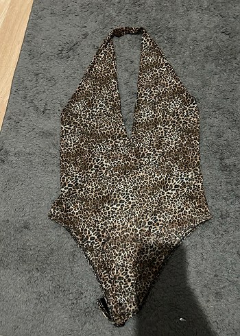 l Beden boyundan geçirmeli body
