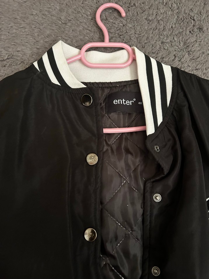 Siyah Düğmeli Kadın Spor Ceket - Görsel 3